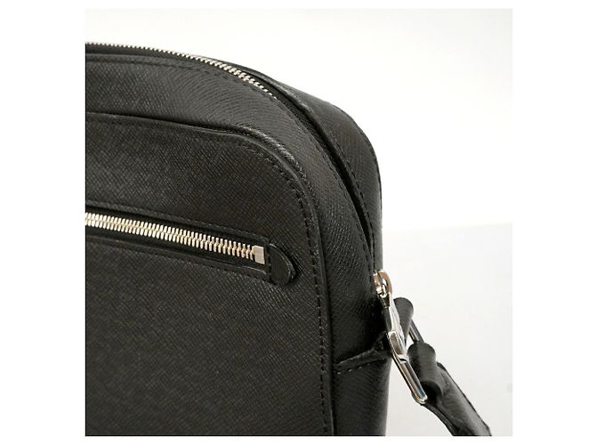 Borsa a tracolla Louis Vuitton Taiga Anton MM Nero - vista 9