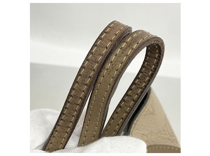Louis Vuitton Mahina Hina PM Handtasche - Ansicht 8