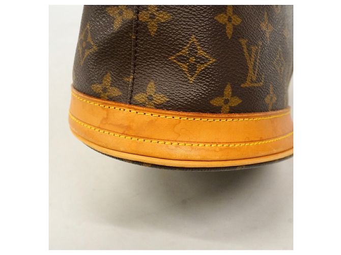 Borsa Tote Louis Vuitton Monogram Petite Bucket Marrone - vista 11