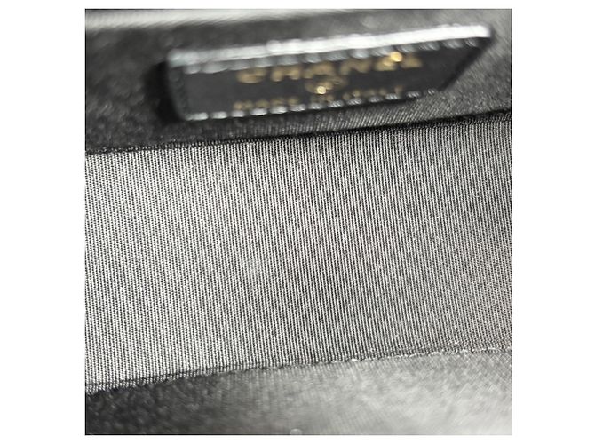 Borsa a tracolla Chanel Mini Matelassé Nero Bianco - vista 9