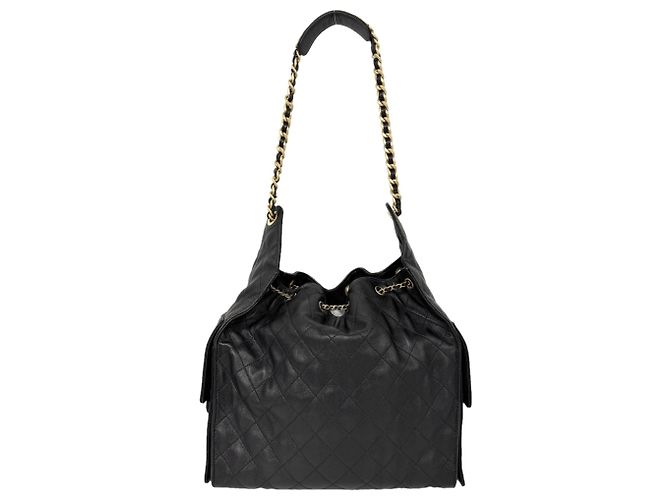 Sac à épaule Chanel en cuir noir et blanc - vue 2