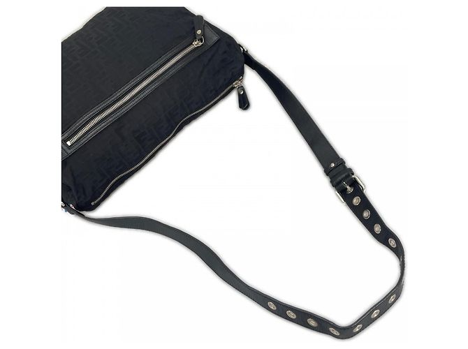 Borsa a tracolla Fendi in nylon bianco e nero - vista 9