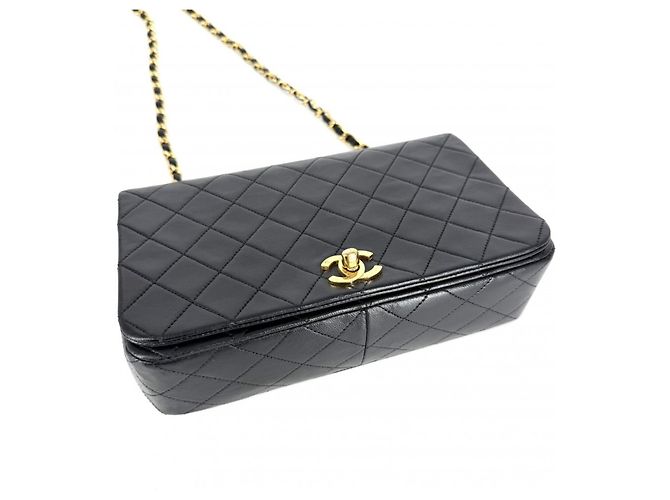 Borsa a tracolla Chanel Matelassé 23 Nero Bianco - vista 3