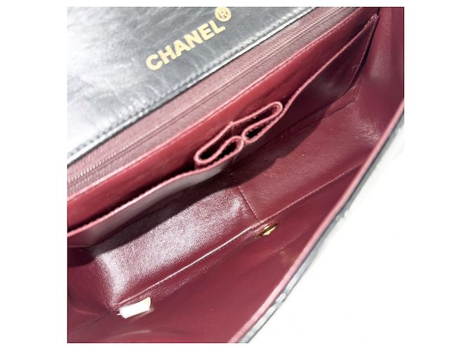 Borsa a tracolla Chanel Matelassé 23 Nero Bianco - vista 4