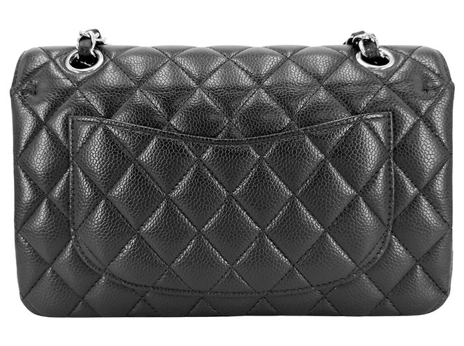 Borsa a tracolla Chanel Matelassé 23 Nero Bianco - vista 2