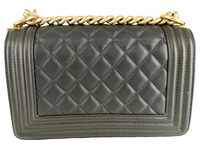 Borsa a tracolla Chanel Matelassé Boy 20 Bianco Cachi - vista 2