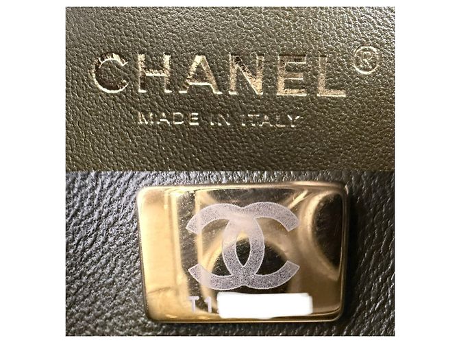 Borsa a tracolla Chanel Matelassé Boy 20 Bianco Cachi - vista 5