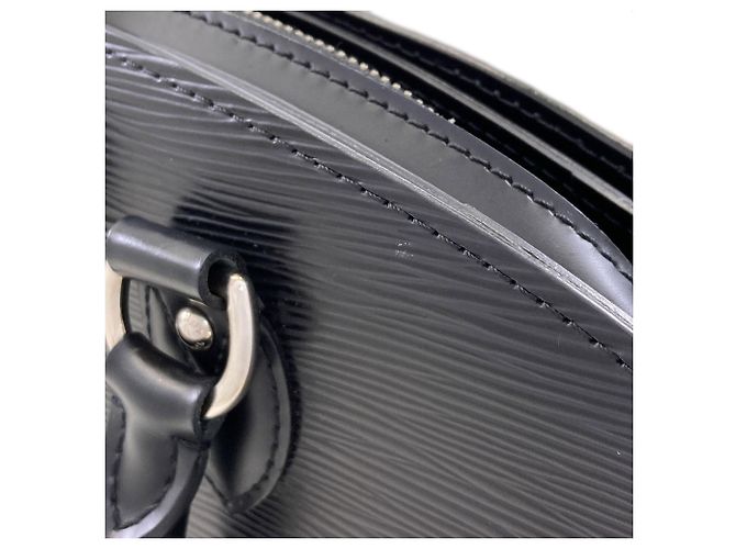 Borsa Louis Vuitton Pont Neuf GM Nero - vista 13