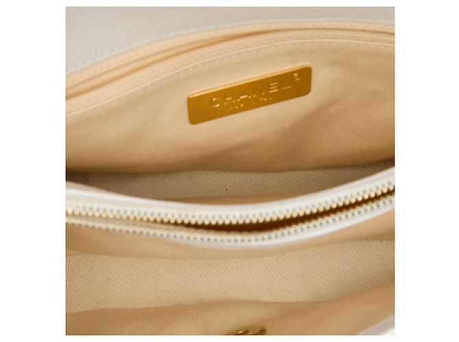 Borsa Chanel White Medium Stitched Caviar Chic Affinity Top Handle Bag Bianco - vista 4