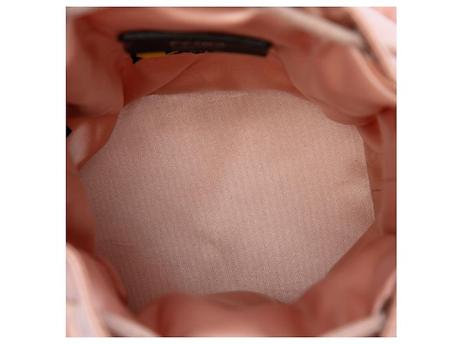 Mini borsa secchiello Fendi Mon Tresor in raso rosa - vista 4