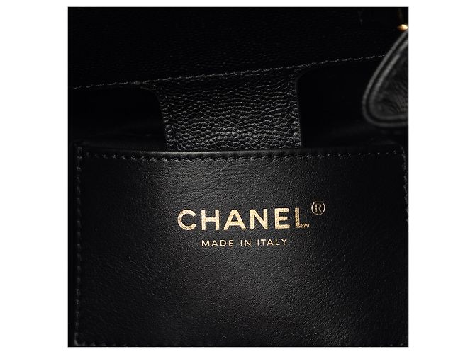Chanel 25 Rucksack aus schwarzem gestepptem Kaviarleder, Medium - Ansicht 5