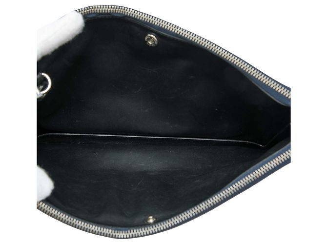 Pouch doppia piatta LOEWE in vitello blu con Anagram embossed Repeat Blu navy - vista 4