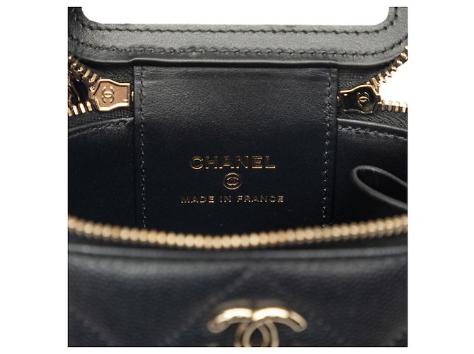 Mini Vanity Case Chanel in pelle Caviar matelassé nera con manico e catena Nero - vista 5
