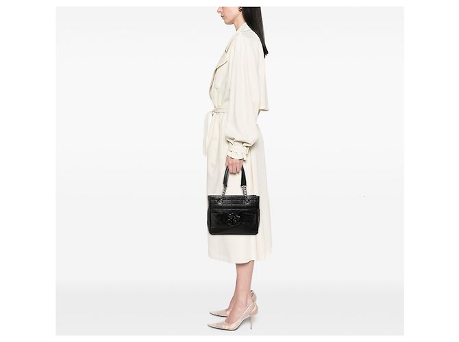 Sac Tote Chanel Black CC Choco Bar en agneau avec Camélia No 5 Noir - vue 6