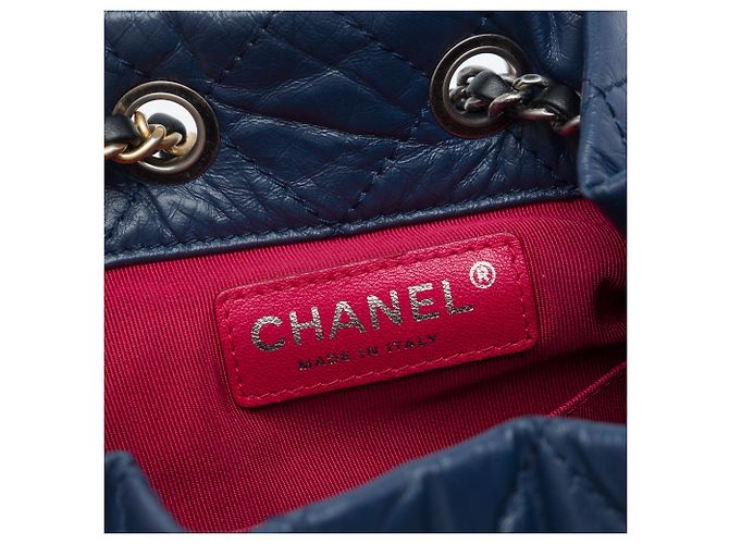 Chanel Blue Small Bicolor Gabrielle Rucksack aus gestepptem Kalbsleder Blau - Ansicht 5
