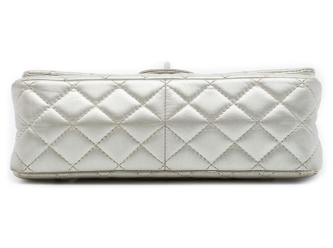 Chanel Silver Quilted Metallic Aged Calfskin Reissue 2.55 Double Flap 226 Argento - vista 3