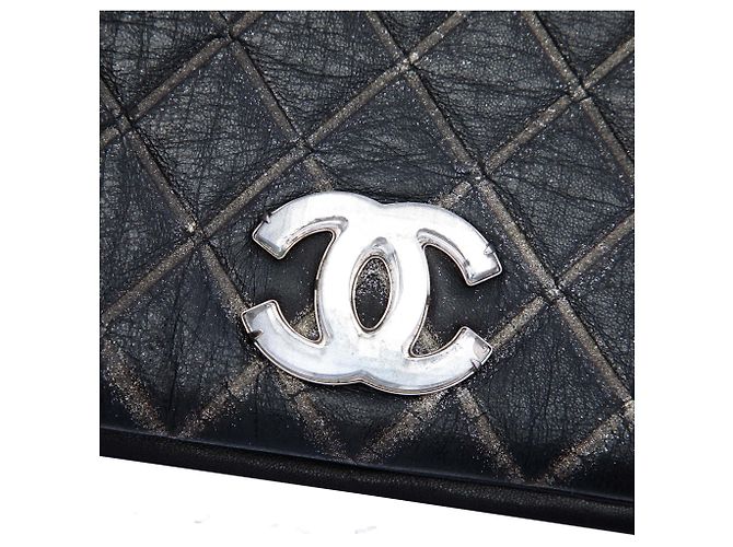 Chanel Black Quilted Metallic Distressed Lambskin CC Crystal Flap Nero - vista 5