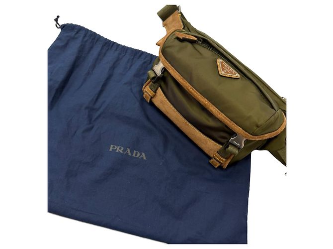 Bolsa Messenger Prada em Re-Nylon com acabamento em camurça marrom Caqui - vista 11