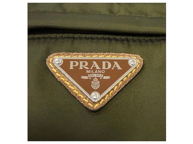 Bolsa Messenger Prada em Re-Nylon com acabamento em camurça marrom Caqui - vista 6