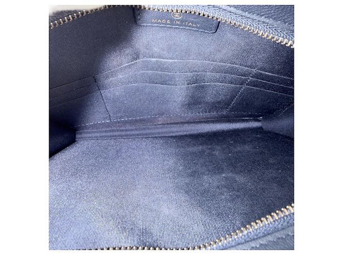 Borsa a tracolla Chanel Matelassé in pelle blu navy - vista 4