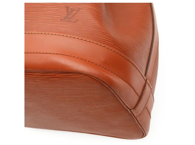 Borsa a tracolla Louis Vuitton Epi Noe Marrone - vista 4