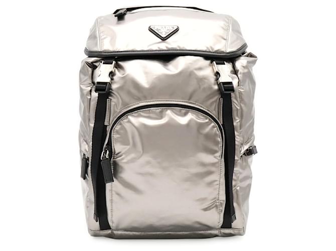 Prada Triangle Rucksack/Schultertasche Silber - Ansicht 2