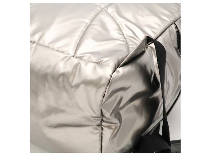 Prada Triangle Rucksack/Schultertasche Silber - Ansicht 4