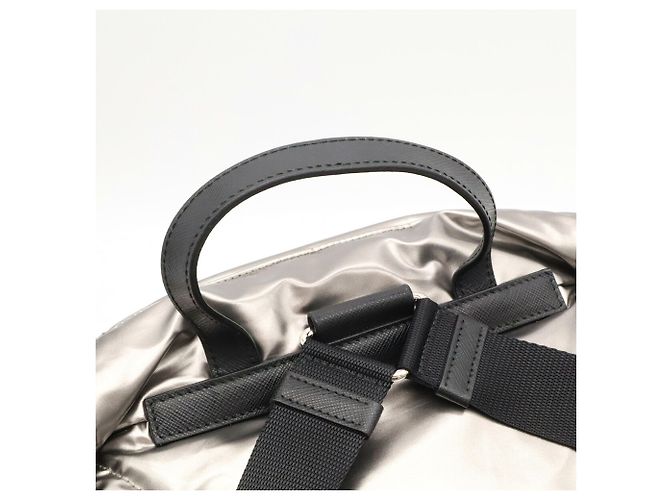 Prada Triangle Rucksack/Schultertasche Silber - Ansicht 5