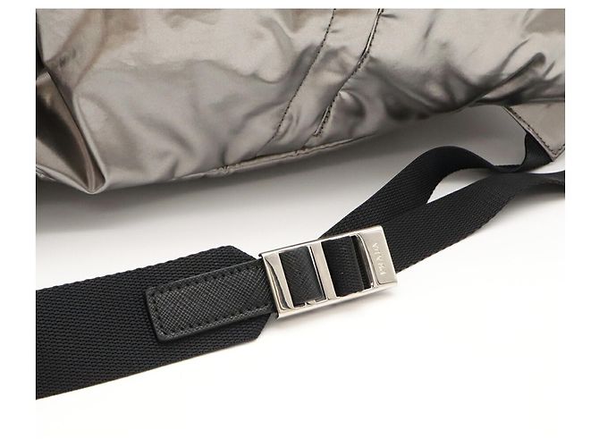 Prada Triangle Rucksack/Schultertasche Silber - Ansicht 6