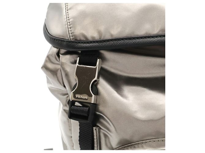 Prada Triangle Rucksack/Schultertasche Silber - Ansicht 7