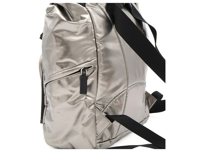 Prada Triangle Rucksack/Schultertasche Silber - Ansicht 8