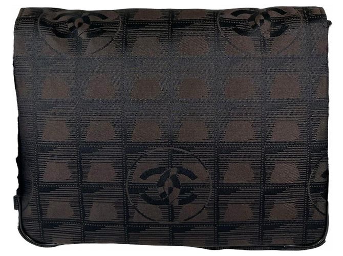 Borsa a tracolla Chanel in nylon nero - vista 2