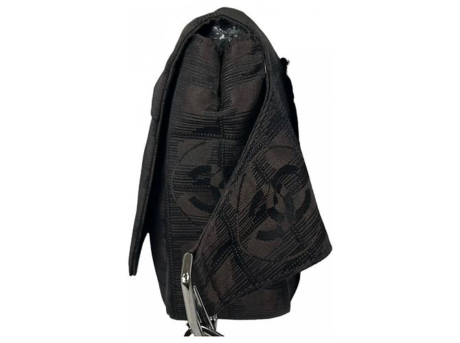 Borsa a tracolla Chanel in nylon nero - vista 3