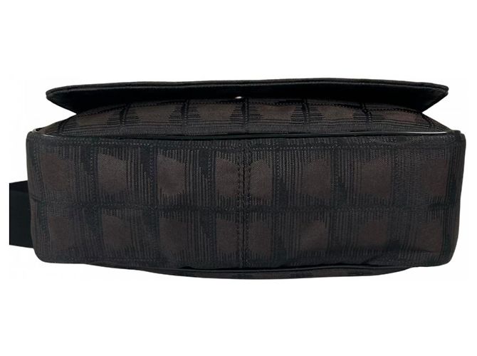 Borsa a tracolla Chanel in nylon nero - vista 4
