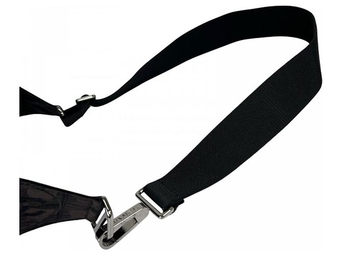 Borsa a tracolla Chanel in nylon nero - vista 5