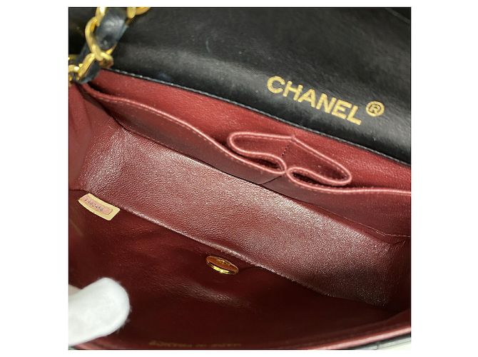 Borsa a tracolla Chanel Mini Matelassé con catena Nero - vista 4