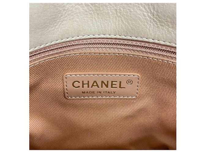 Bolsa de ombro Chanel em couro rosa - vista 5