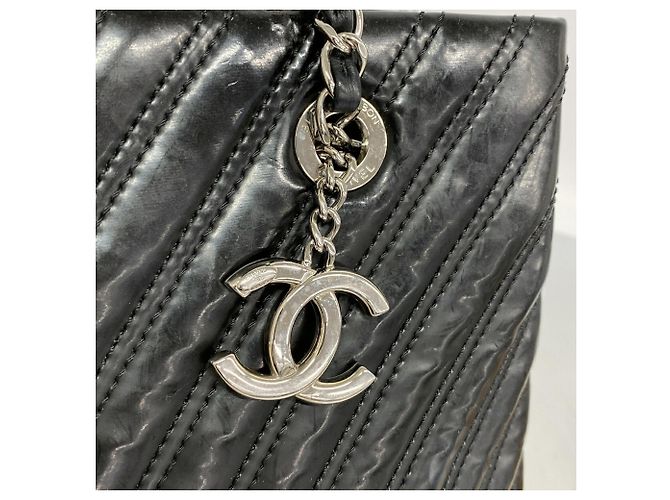 Chanel Shopper aus schwarzem Lackleder - Ansicht 11