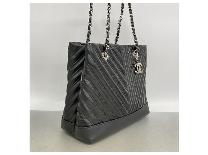 Chanel Shopper aus schwarzem Lackleder - Ansicht 2