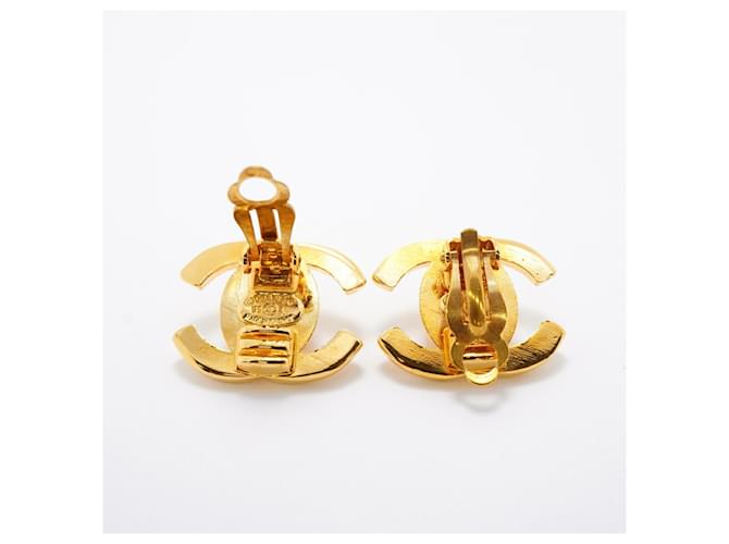 Orecchini Chanel Coco Mark Turnlock D'oro - vista 3