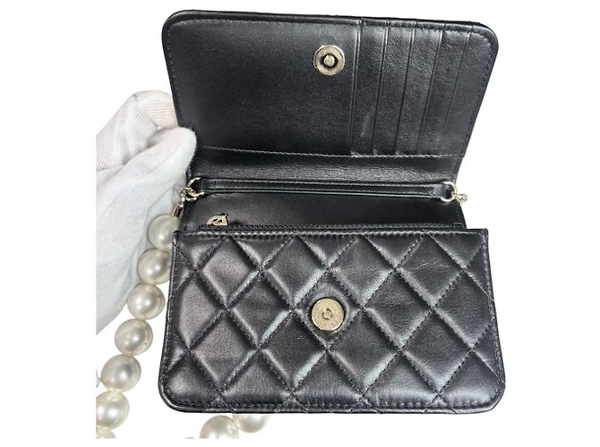 Timeless Borsa a tracolla Chanel Matelassé in pelle nera Nero - vista 4