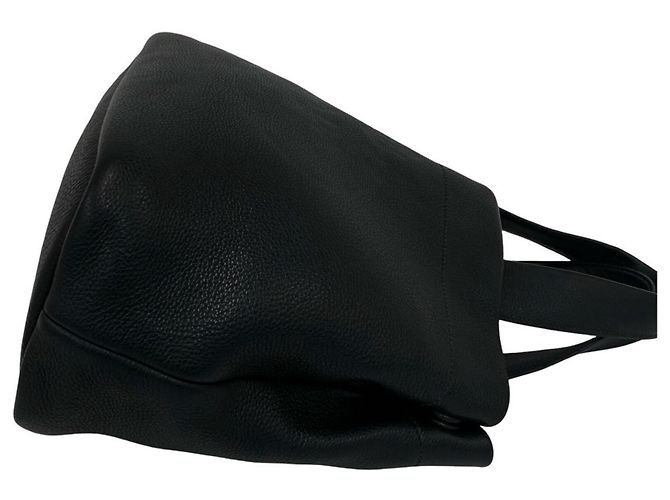 Prada Mini Tote Bag aus schwarzem Leder - Ansicht 6