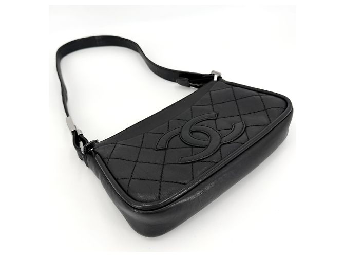 Borsa a tracolla Chanel in pelle matelassé nera Nero - vista 3