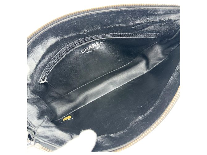 Borsa a tracolla Chanel in pelle matelassé nera Nero - vista 4