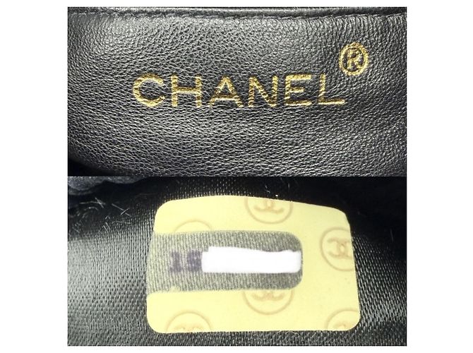 Borsa a tracolla Chanel Black Matelassé Nero - vista 5