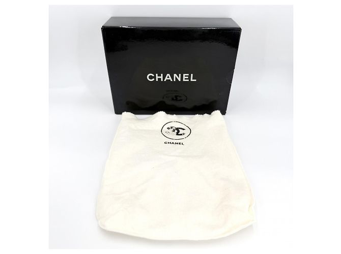 Borsa a tracolla Chanel Matelassé 23 Nero - vista 10