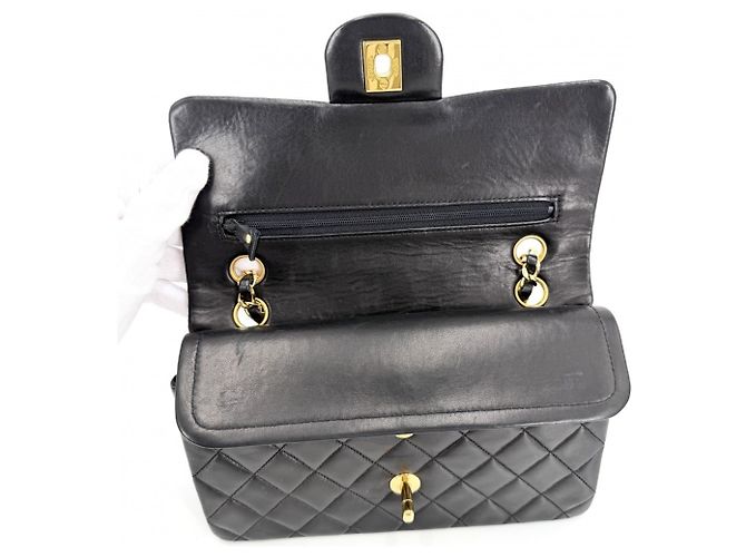 Borsa a tracolla Chanel Matelassé 23 Nero - vista 4