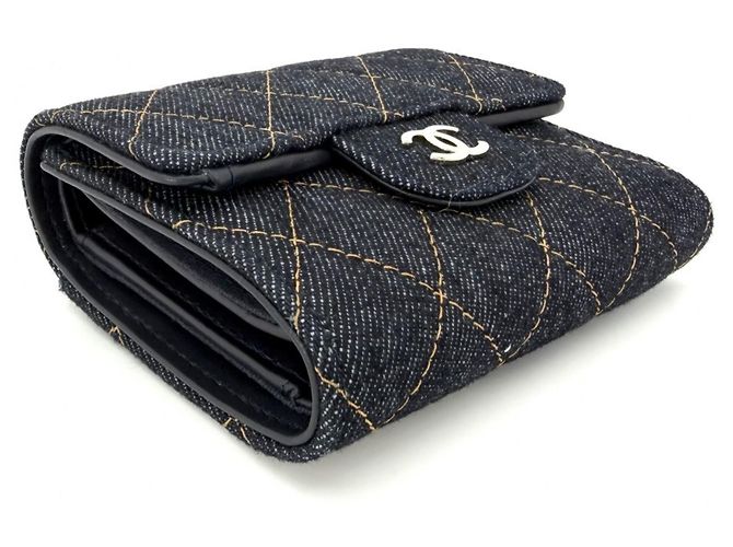 Portafoglio bi-fold Chanel in denim blu navy - vista 3
