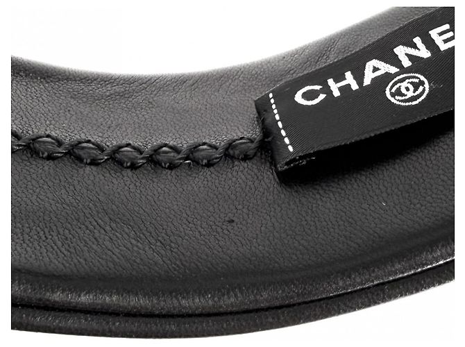 Cerchietto Chanel in pelle matelassé Nero - vista 4