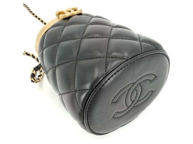 Borsa a tracolla mini Chanel Matelassé Nero - vista 3